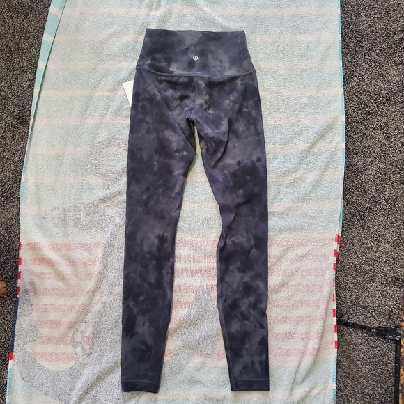 Lululemon Leggings, Never Worn, Size 4, NWT - Picture 2 of 4